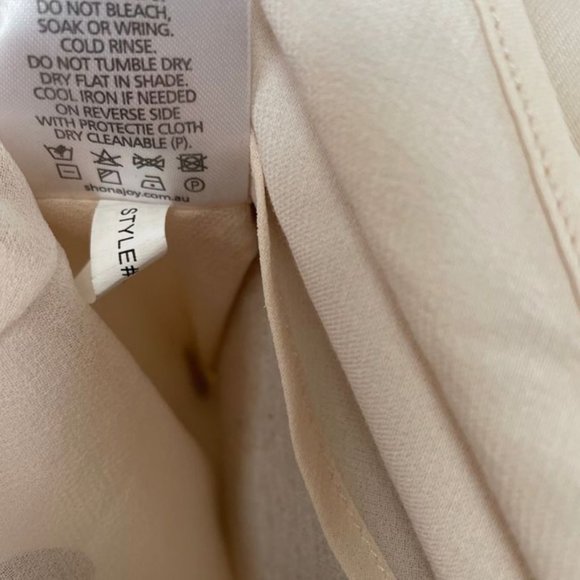 Size 8 SHONA JOY Cream with Black spot polka dot 3/4 sleeve short dress - Picture 11 of 12